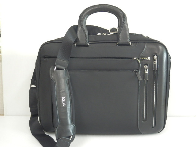 TUMI ARRIVE アリーヴェ ブリーフケース 25641D | www.carmenundmelanie.at