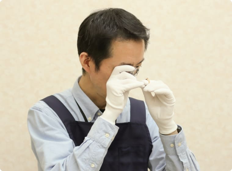 専門の担当者が査定を行います